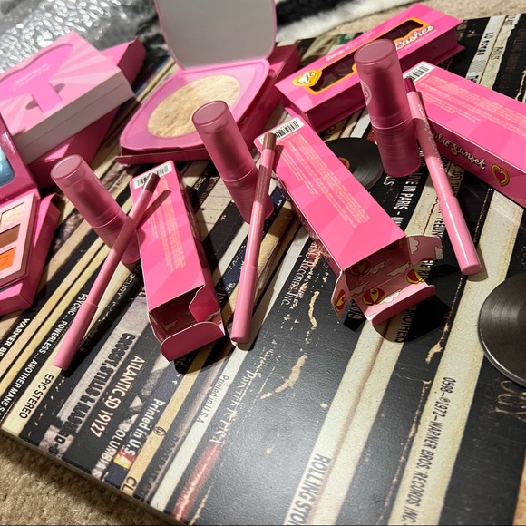 BUNDLE Colourpop X Barbie Beach Party Full Set - Picture 4 of 16